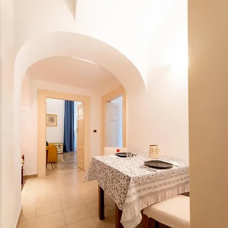 Apartamento Antica Dimora Lombardi 1 *